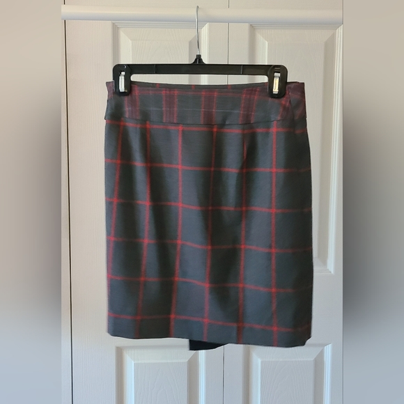 Asymmetrical red and grey plaid A line work skirt - sz xp - Picture 2 of 3